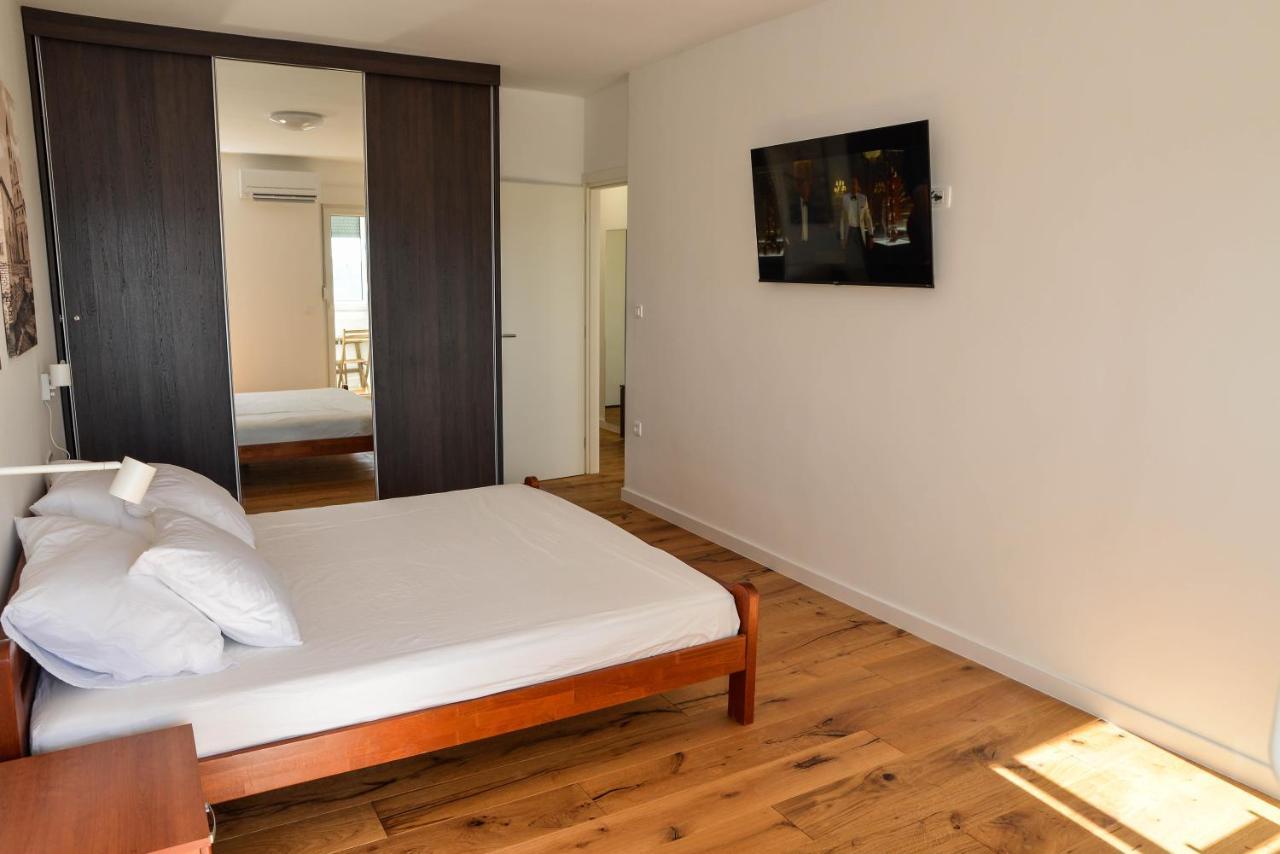 Buracom Trendy Apartment