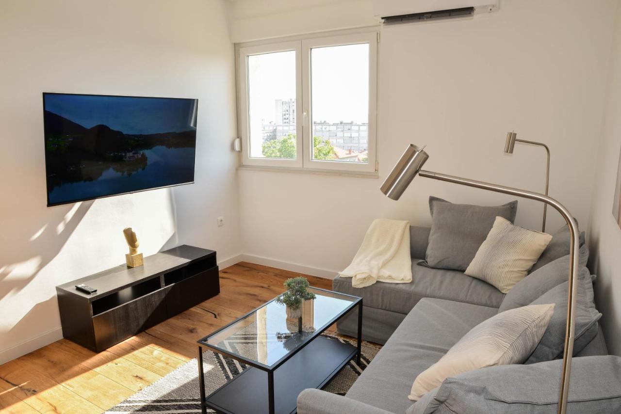 Buracom Trendy Apartment